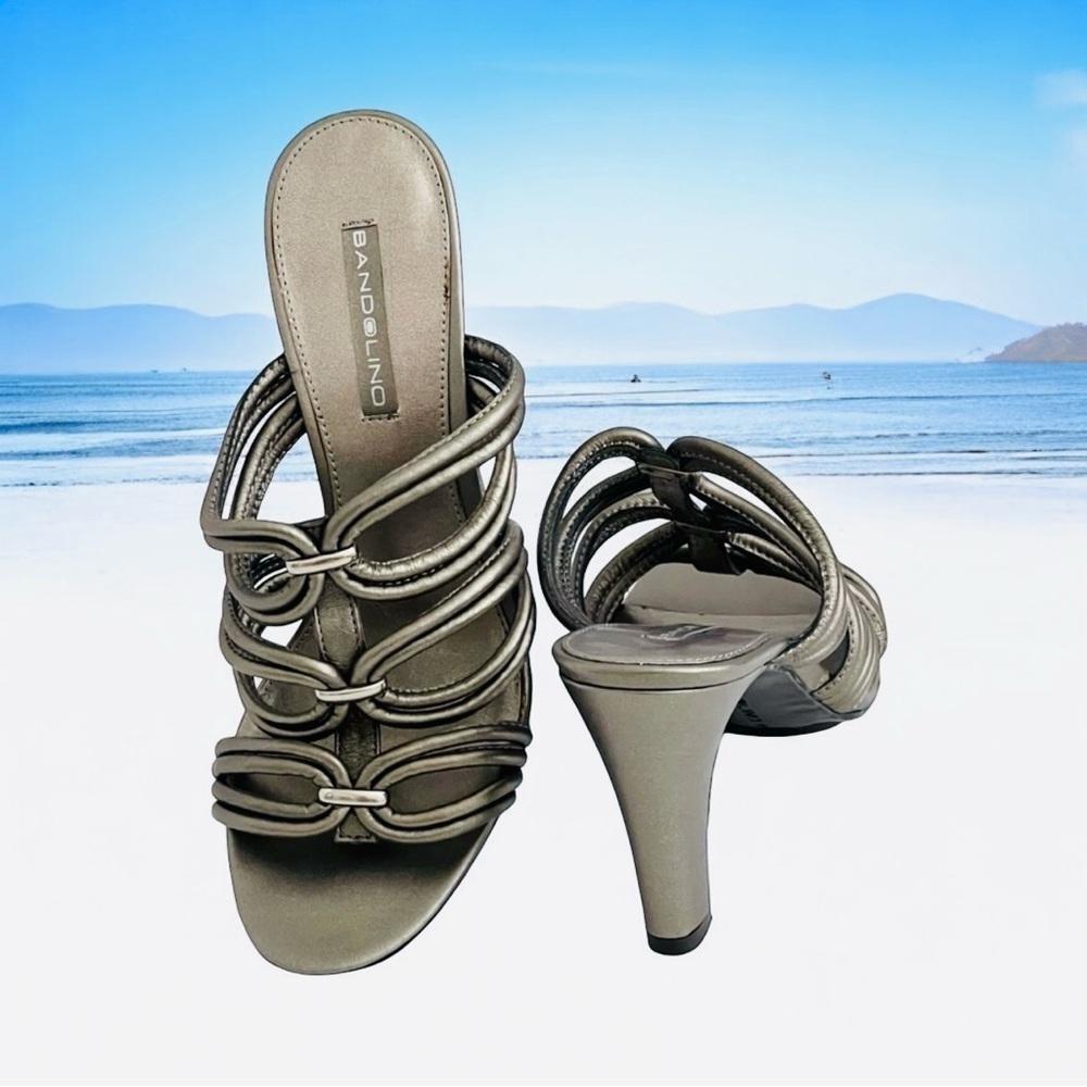 Bandolino Heels Slip On Sandals Dark Pewter Silver Accents Leather/Metal‎ Upper